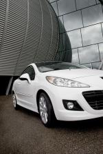 Peugeot 207 CC 2009 года